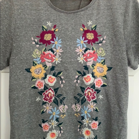Grey T-shirt Dress w/ Floral Embroidery size Med - Picture 2 of 3